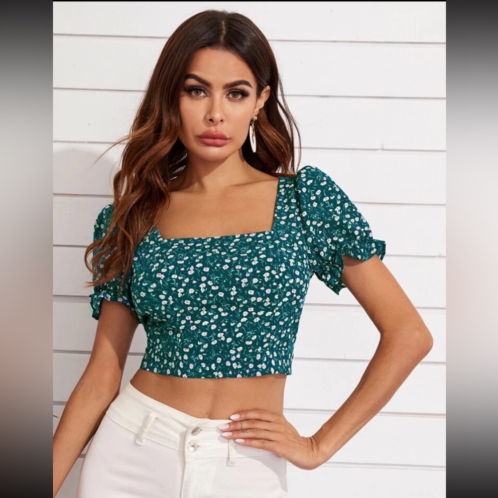 SHEIN VCAY Tie Backless Ruffle Cuff Ditsy Floral Top